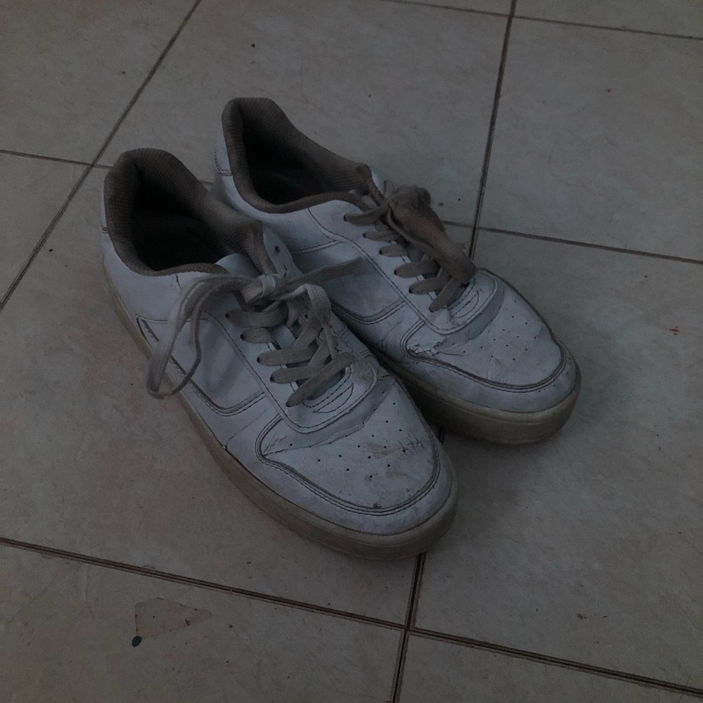 Classic White Women/ Men Sneakers